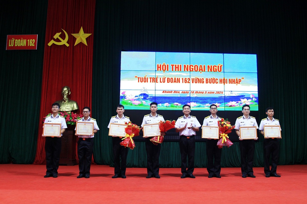 Lữ đoàn 162 Vùng 4 Hải quân tổ chức Hội thi Olympic ngoại ngữ