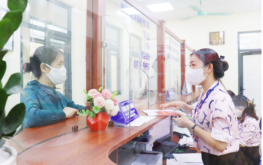 Hà Nội Phấn đấu đảm bảo 100 các giao dịch không dùng tiền mặt tại Bộ phận Một cửa
