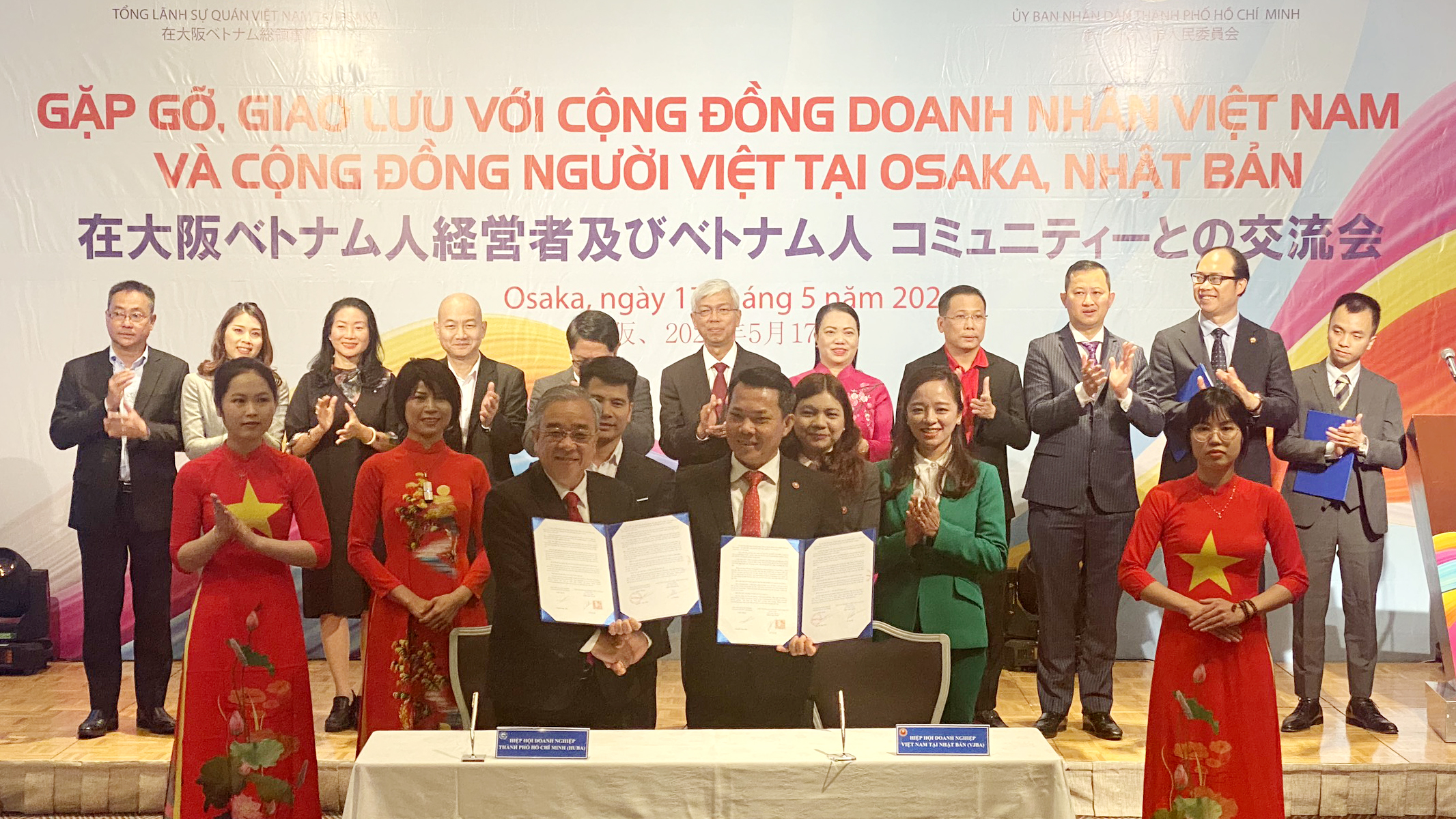 Lãnh đạo TP Hồ Chí Minh gặp gỡ cộng đồng người Việt tại TP Osaka, Nhật Bản