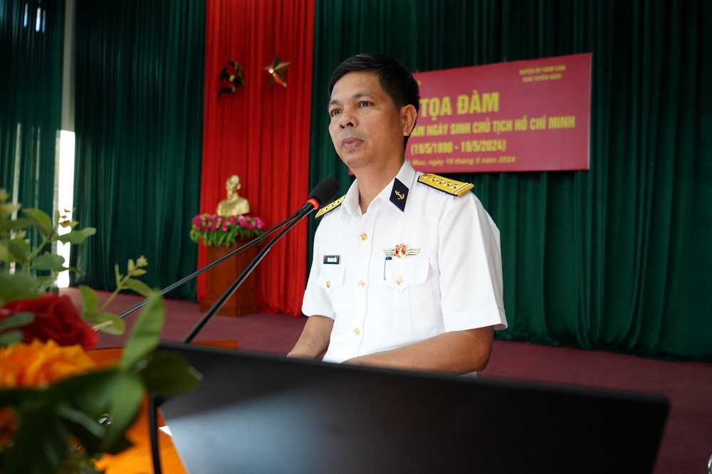 Cuộc đời, sự nghiệp của Chủ tịch Hồ Chí Minh mãi là tấm gương ngời sáng