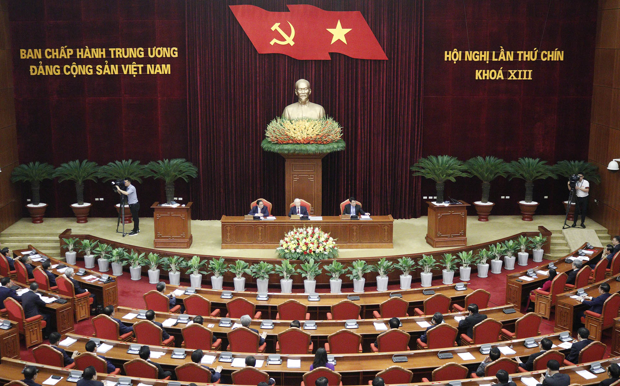 Thông báo Hội nghị lần thứ chín Ban Chấp hành Trung ương Đảng khóa XIII