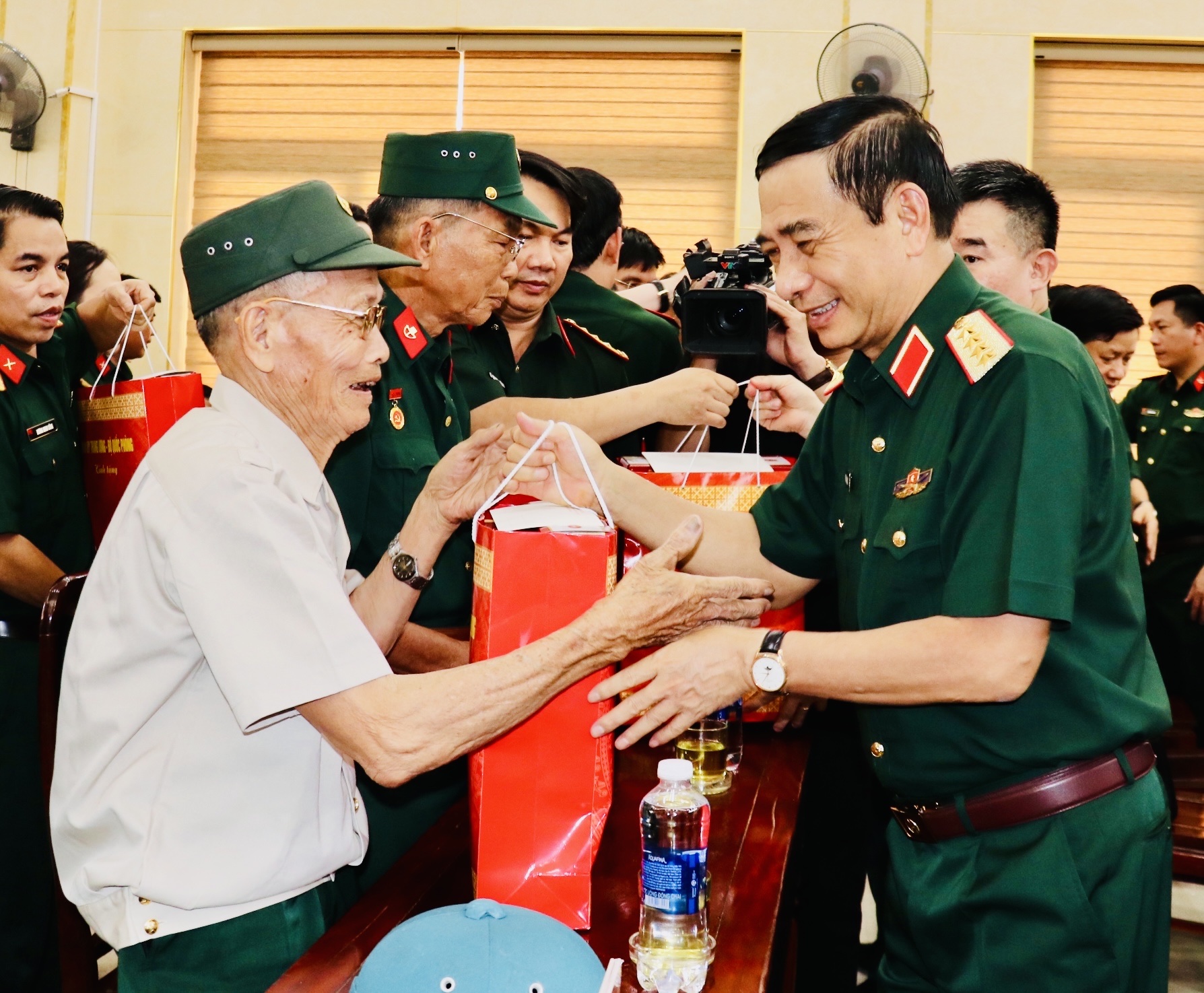 Đoàn công tác Quân uỷ Trung ương - Bộ Quốc phòng tri ân tại tỉnh Quảng Trị