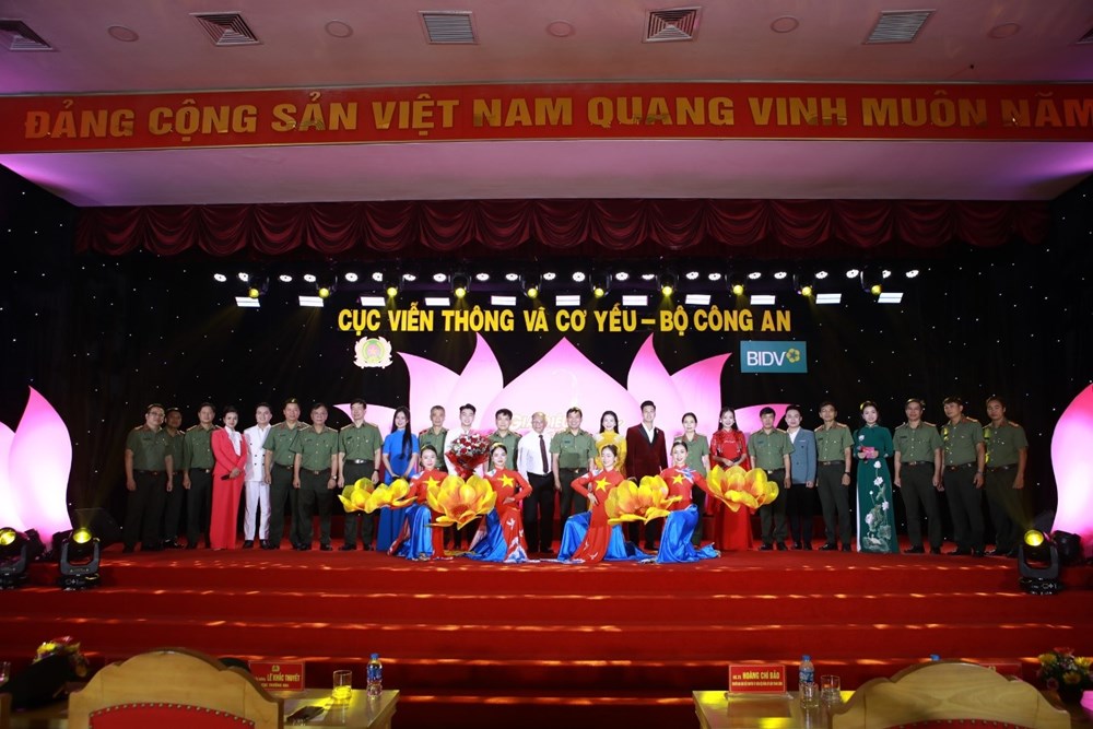 Xúc động, tự hào “Giai điệu tháng 5”