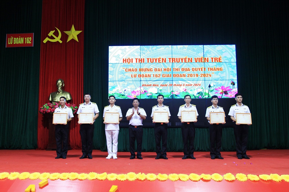 Sôi nổi Hội thi tuyên truyền viên trẻ tại Lữ đoàn 162