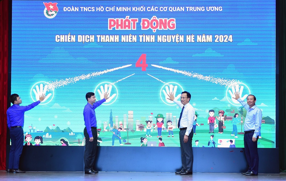 Phát huy tri thức và sức trẻ tham gia giải quyết vấn đề xã hội đang đặt ra