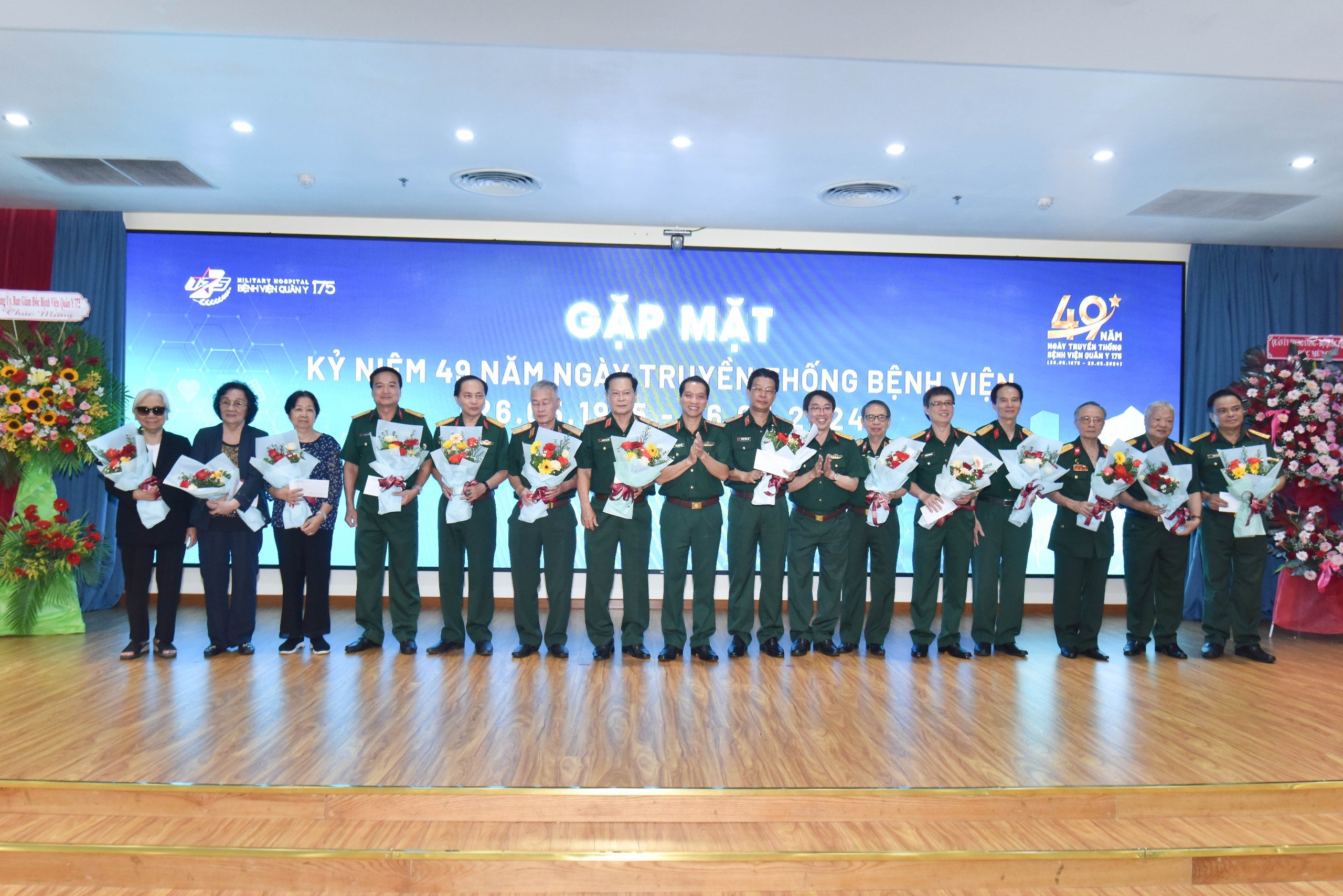 Gặp mặt ​kỷ niệm 49 năm ngày truyền thống Bệnh viện​ Quân y 175