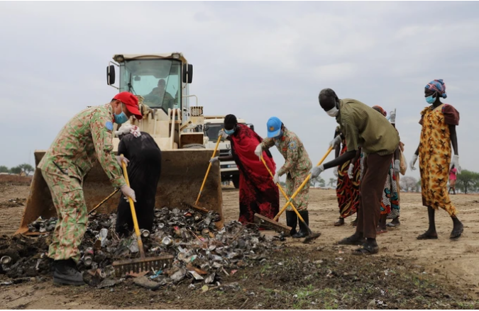 Đội Công binh Việt Nam hỗ trợ người dân Abyei cải tạo môi trường