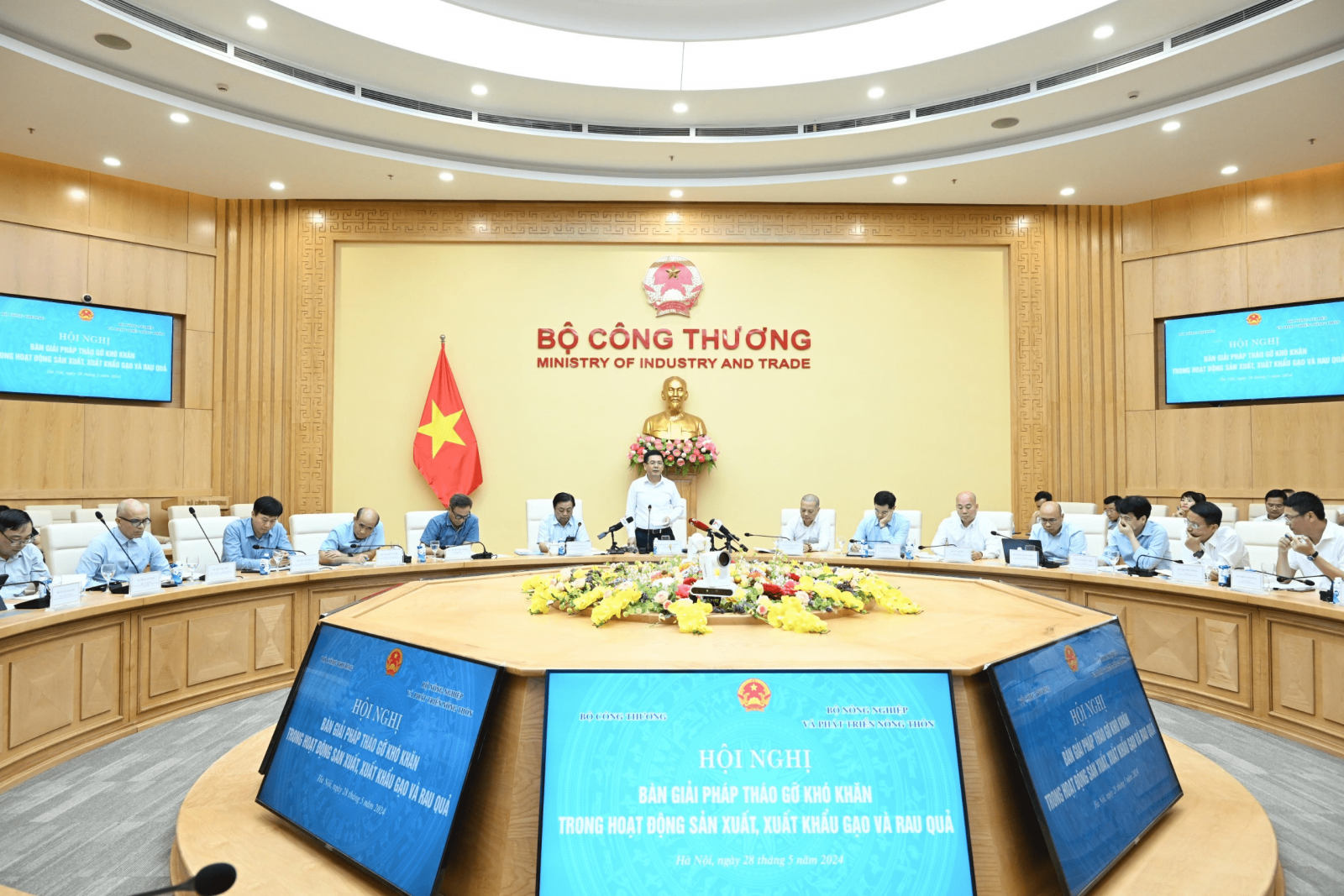 Thúc đẩy sản xuất, xuất khẩu mặt hàng gạo và rau quả những tháng cuối năm