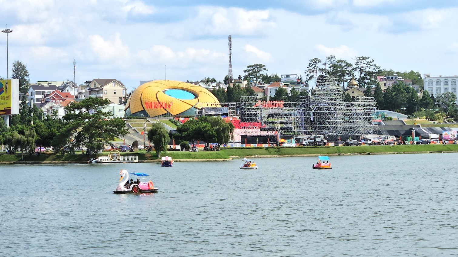 Lâm Đồng Phát triển du lịch đặc sắc, trở thành ngành kinh tế mũi nhọn