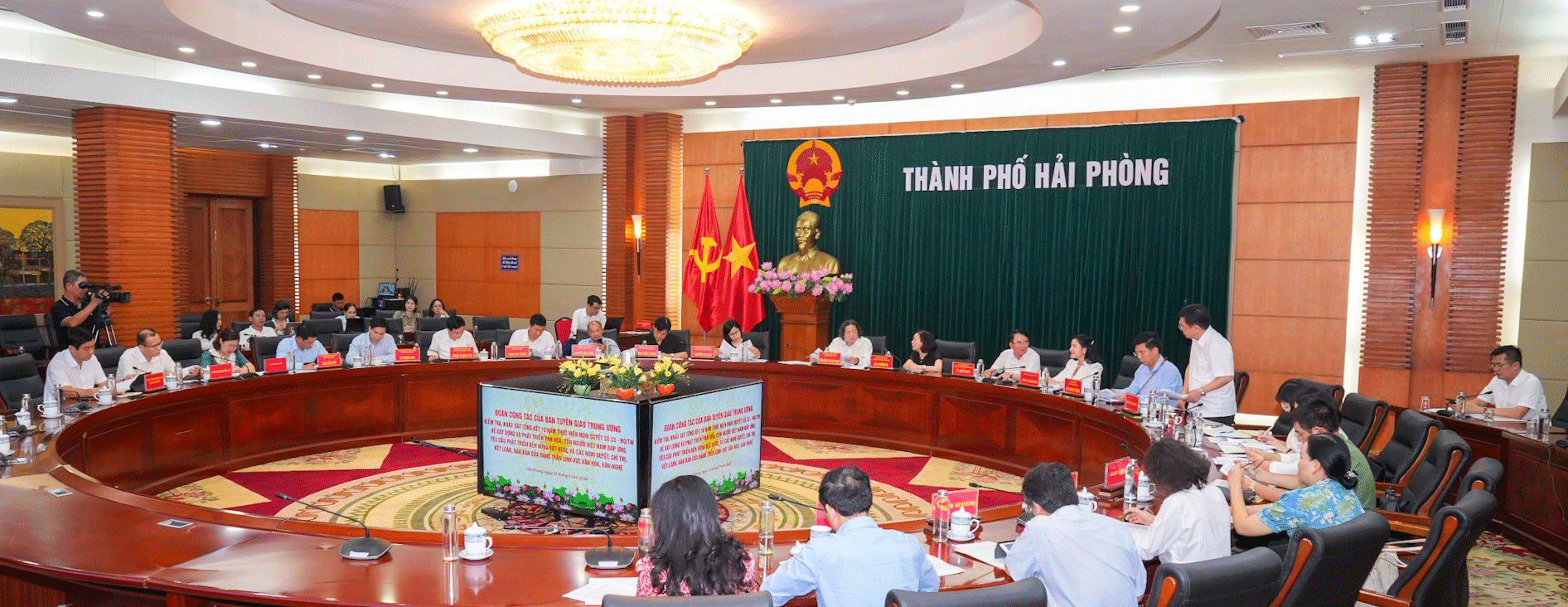 Hải Phòng coi trọng nhiệm vụ xây dựng và phát triển văn hoá, con người