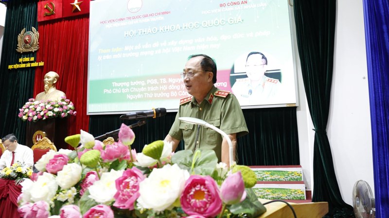 Tác động của truyền thông số và mạng xã hội đối với xã hội Việt Nam
