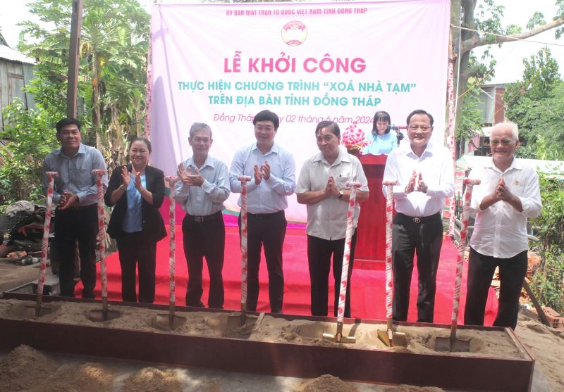 Đồng Tháp phấn đấu xây dựng 2 000 căn nhà cho hộ nghèo, cận nghèo