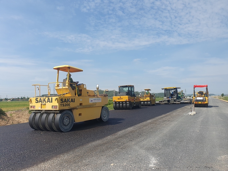 Đã bàn giao hơn 98 mặt bằng xây dựng cao tốc Bắc - Nam