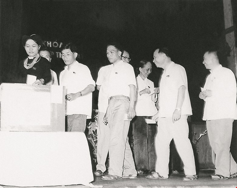 Ngày này năm xưa 03 6