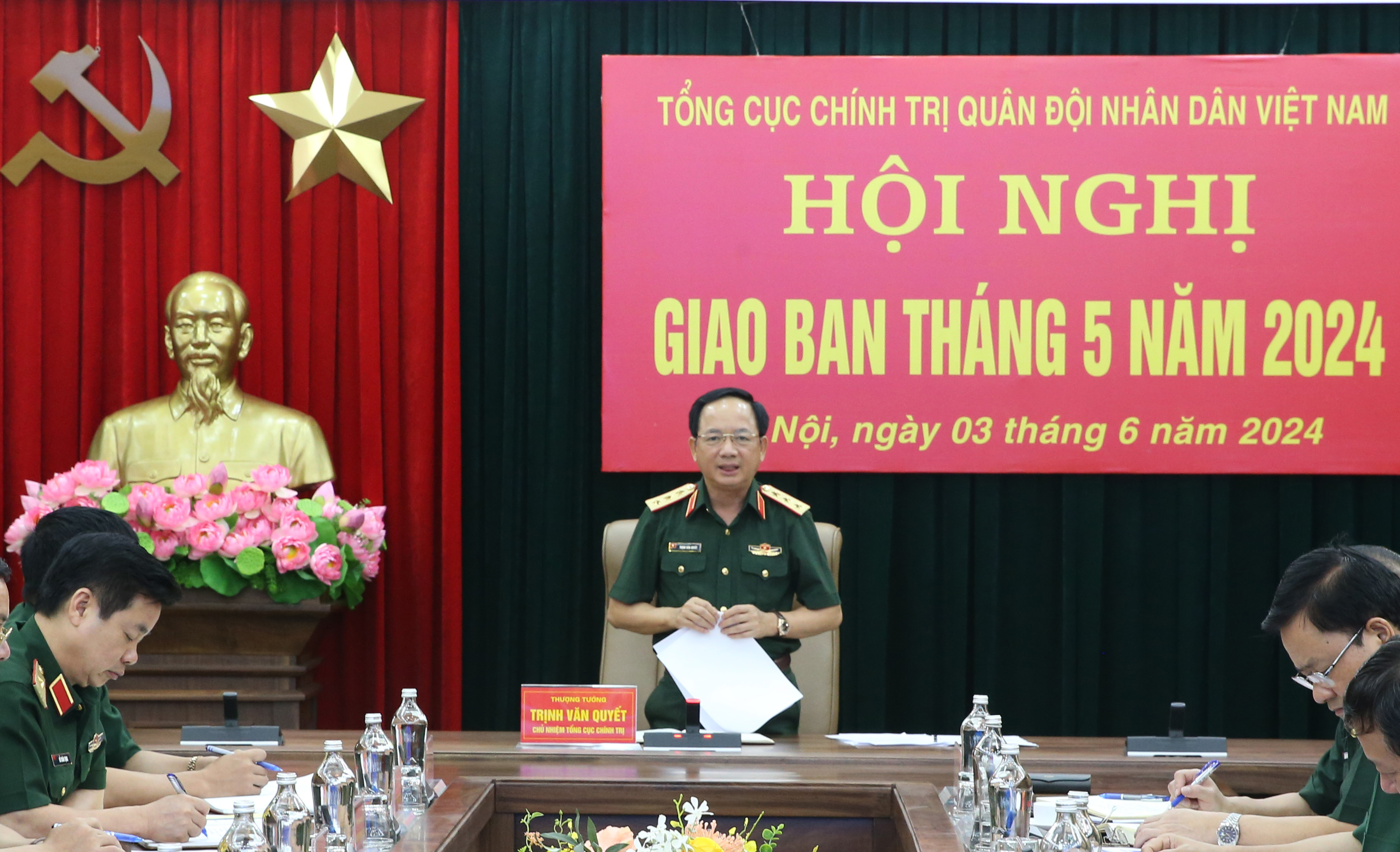 Toàn quân tiếp tục làm tốt công tác giáo dục chính trị, lãnh đạo tư tưởng