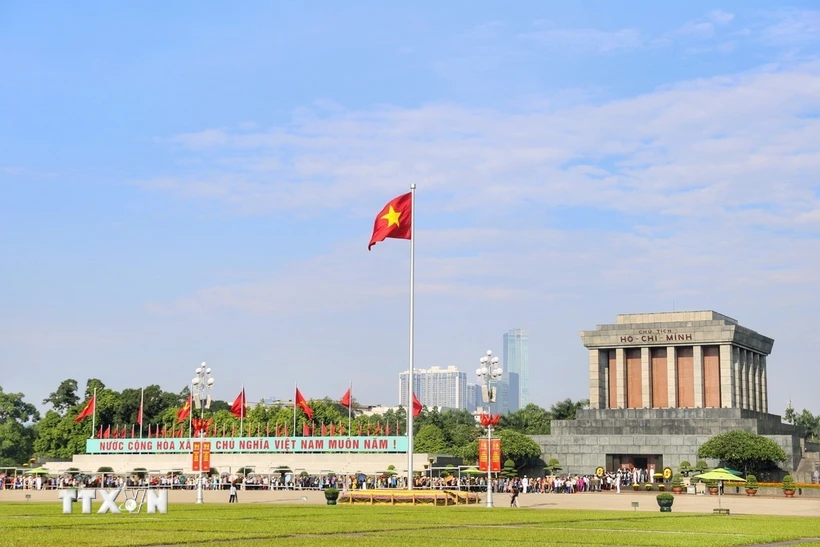 Tạm ngừng tổ chức lễ viếng Chủ tịch Hồ Chí Minh để tu bổ Lăng định kỳ từ ngày 10 6