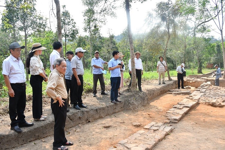 Bảo tồn đường cổ nghìn năm tuổi ở Mỹ Sơn