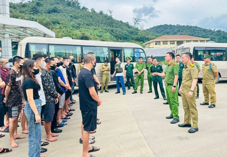 Bắt 4 nghi phạm mua bán người sang Lào, giải cứu 36 nạn nhân