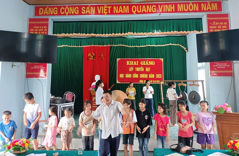 Bài 2 Không gian lưu truyền di sản văn hóa phi vật thể của các dân tộc thiểu số
