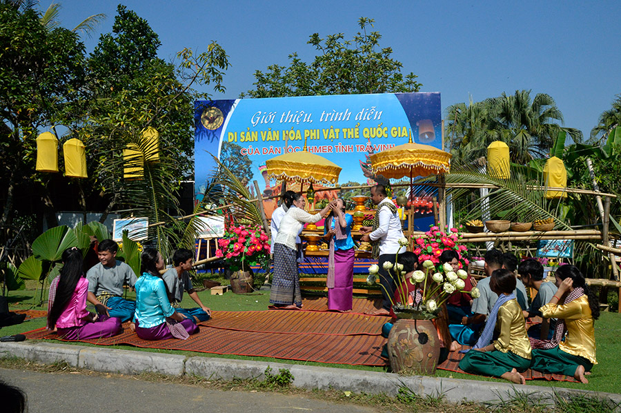Lễ cúng trăng của người Khmer
