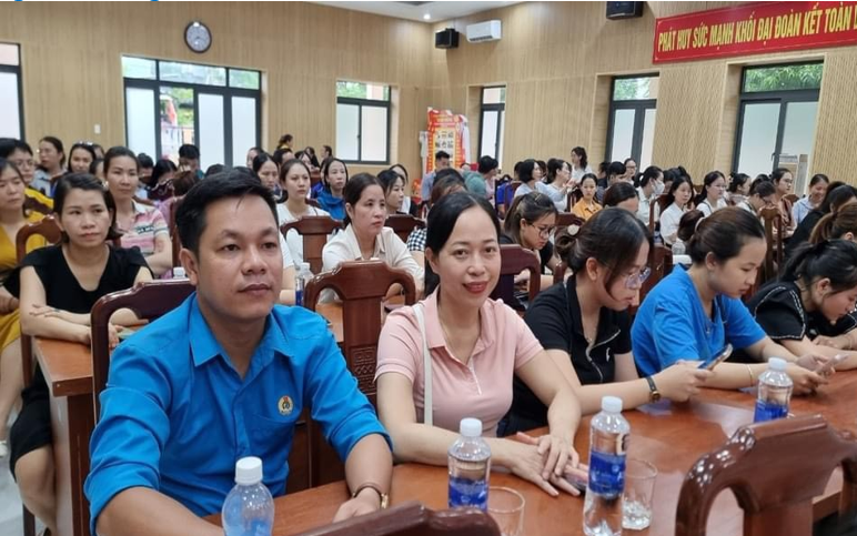 Quận Cẩm Lệ Tuyên truyền, đối thoại và tư vấn pháp luật cho hơn 300 đoàn viên, người lao động