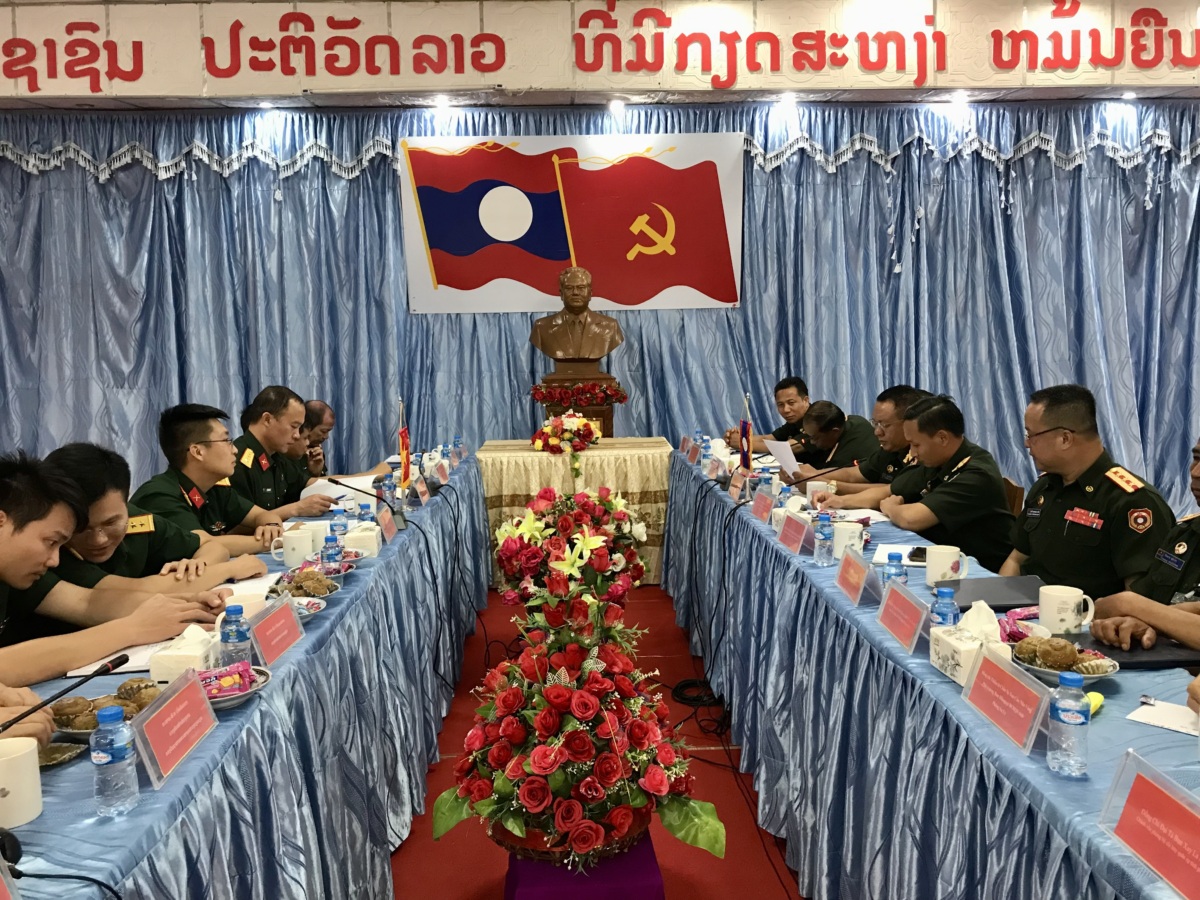 Trao đổi thông tin về nhiệm vụ quân sự, quốc phòng giữa tỉnh Điện Biên và tỉnh Phong Sa Ly Lào