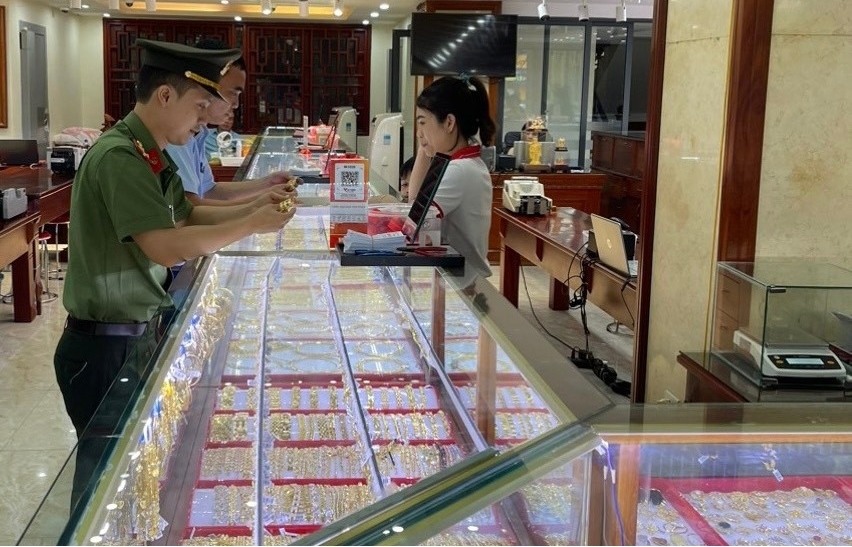 Nghệ An Xử phạt 405 triệu đồng 06 cơ sở kinh doanh vàng