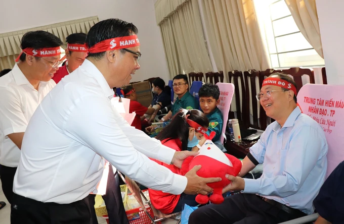 Ngày hội hiến máu tình nguyện với chủ đề “Giọt hồng từ thành phố mang tên Bác”