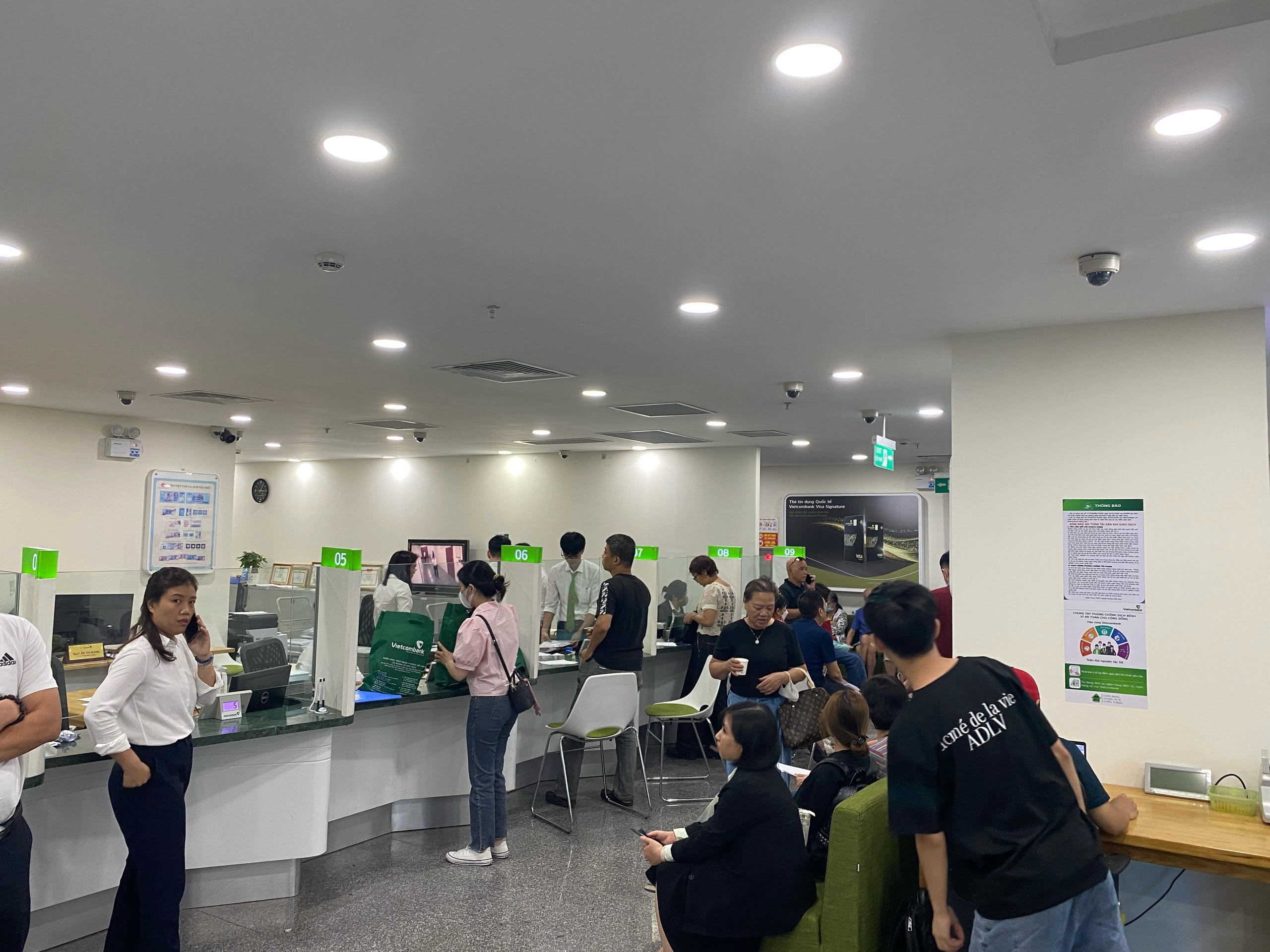 Từ 12 6, Vietcombank bán vàng cho người dân đăng ký online