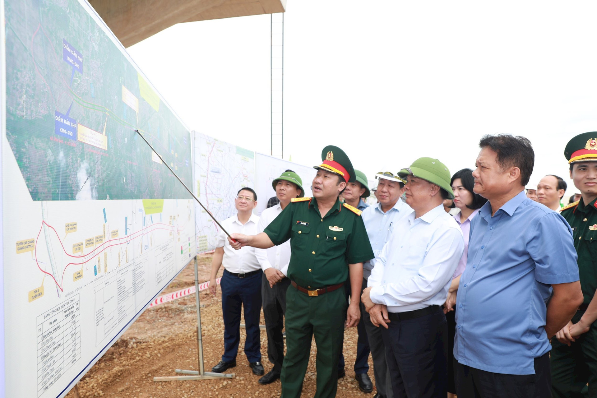 Tập trung tháo gỡ vướng mắc liên quan Dự án đường Vành đai 4 - Vùng Thủ đô