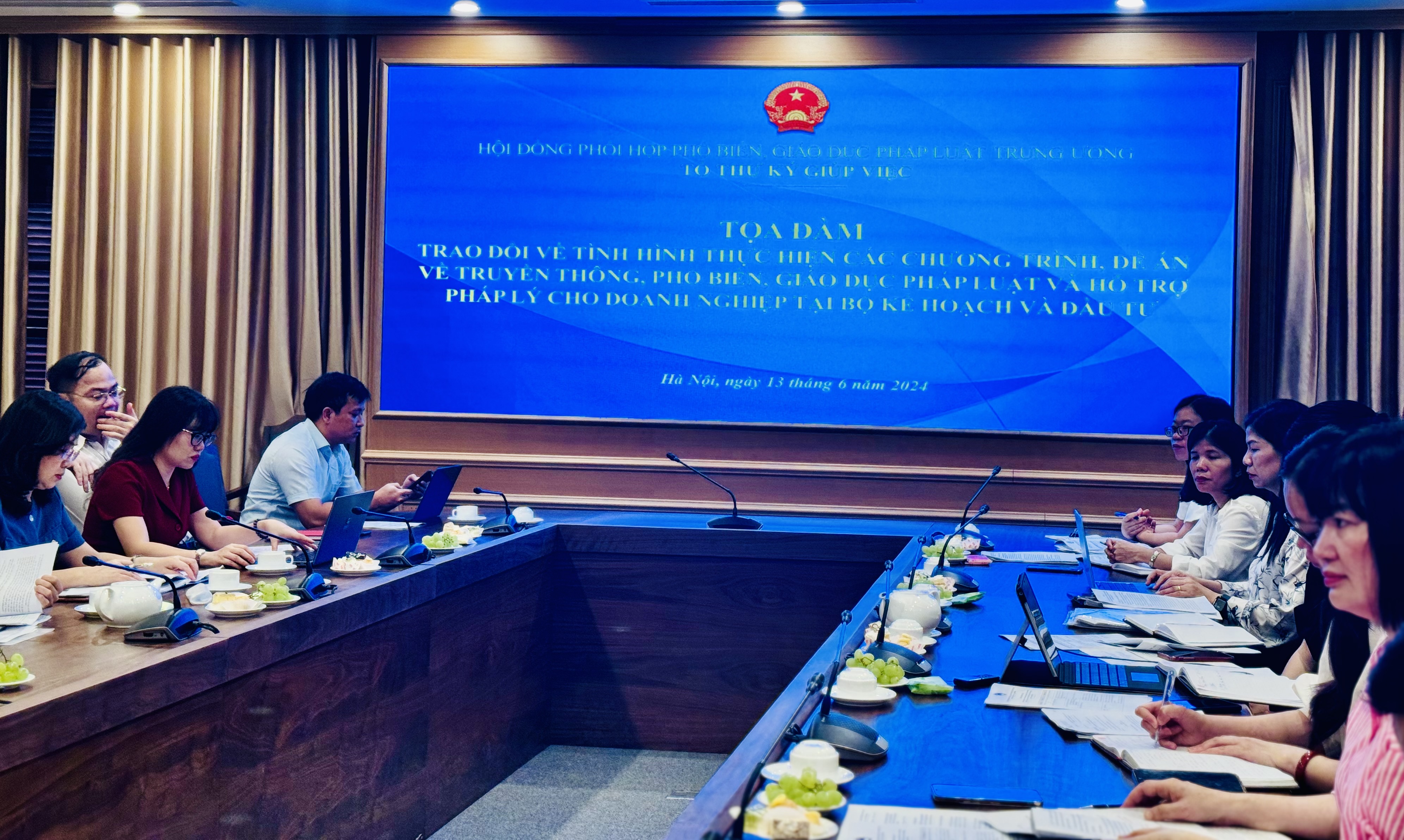 Tăng cường hỗ trợ pháp lý cho doanh nghiệp và người dân