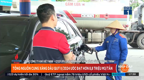 VN-Index lấy lại mốc 1 300 điểm sau hai năm