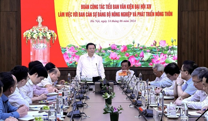 Tiểu ban Văn kiện Đại hội XIV làm việc với Bộ Nông nghiệp và Phát triển nông thôn