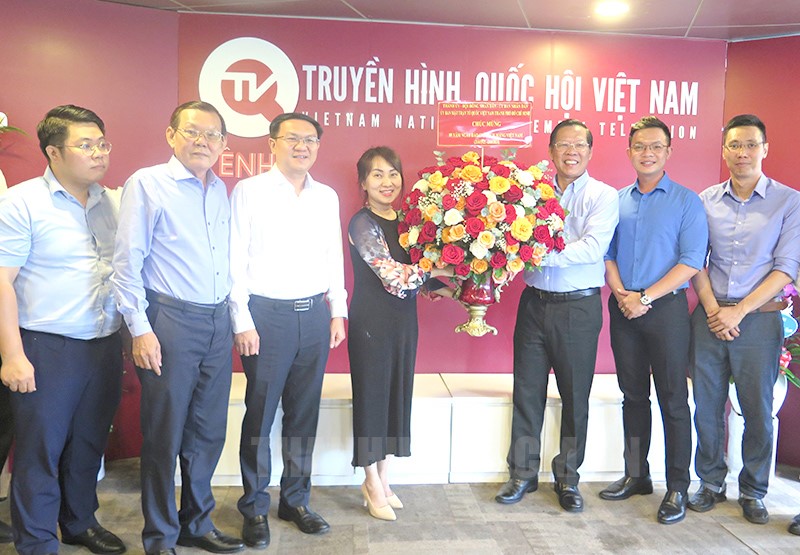 Lãnh đạo TP Hồ Chí Minh thăm, chúc mừng các cơ quan báo chí