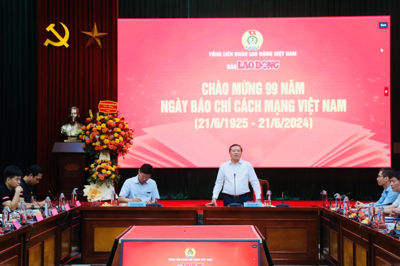 Phát huy vai trò của báo chí trong đấu tranh bảo vệ nền tảng tư tưởng của Đảng
