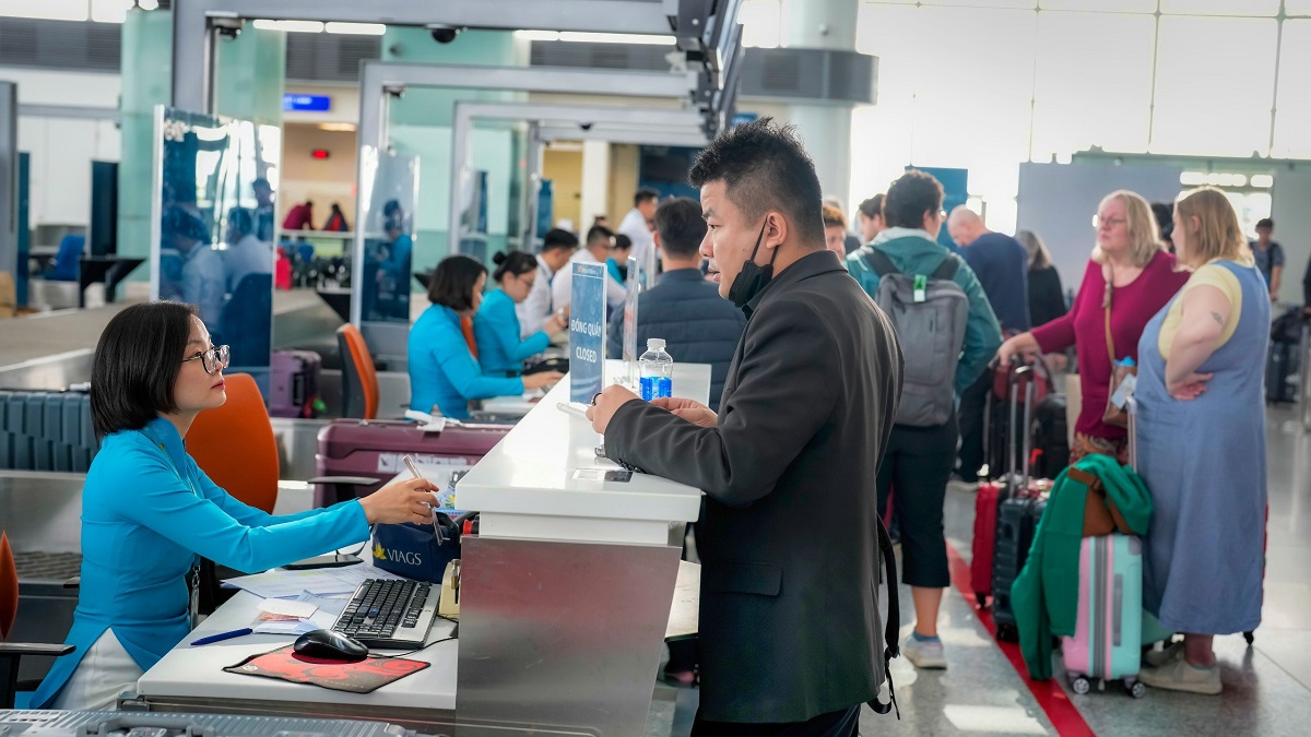 Tỷ lệ hành khách hàng không đặt vé dịp hè 2024 giảm