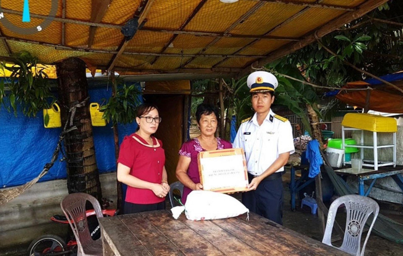 Nhân lên tình đoàn kết quân dân