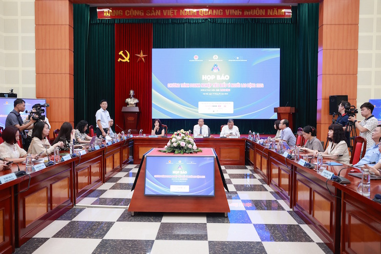 Vinh danh 67 “Doanh nghiệp tiêu biểu vì người lao động”