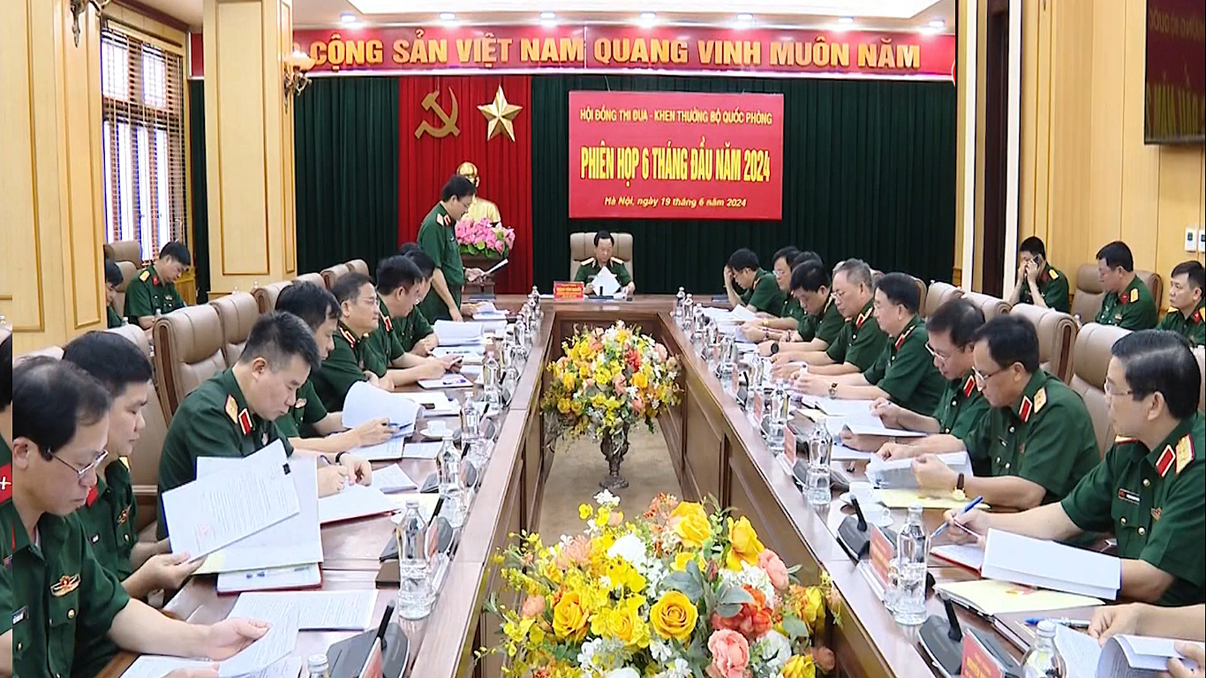 Tiếp tục đẩy mạnh thực hiện Phong trào Thi đua Quyết thắng trong toàn Quân đội