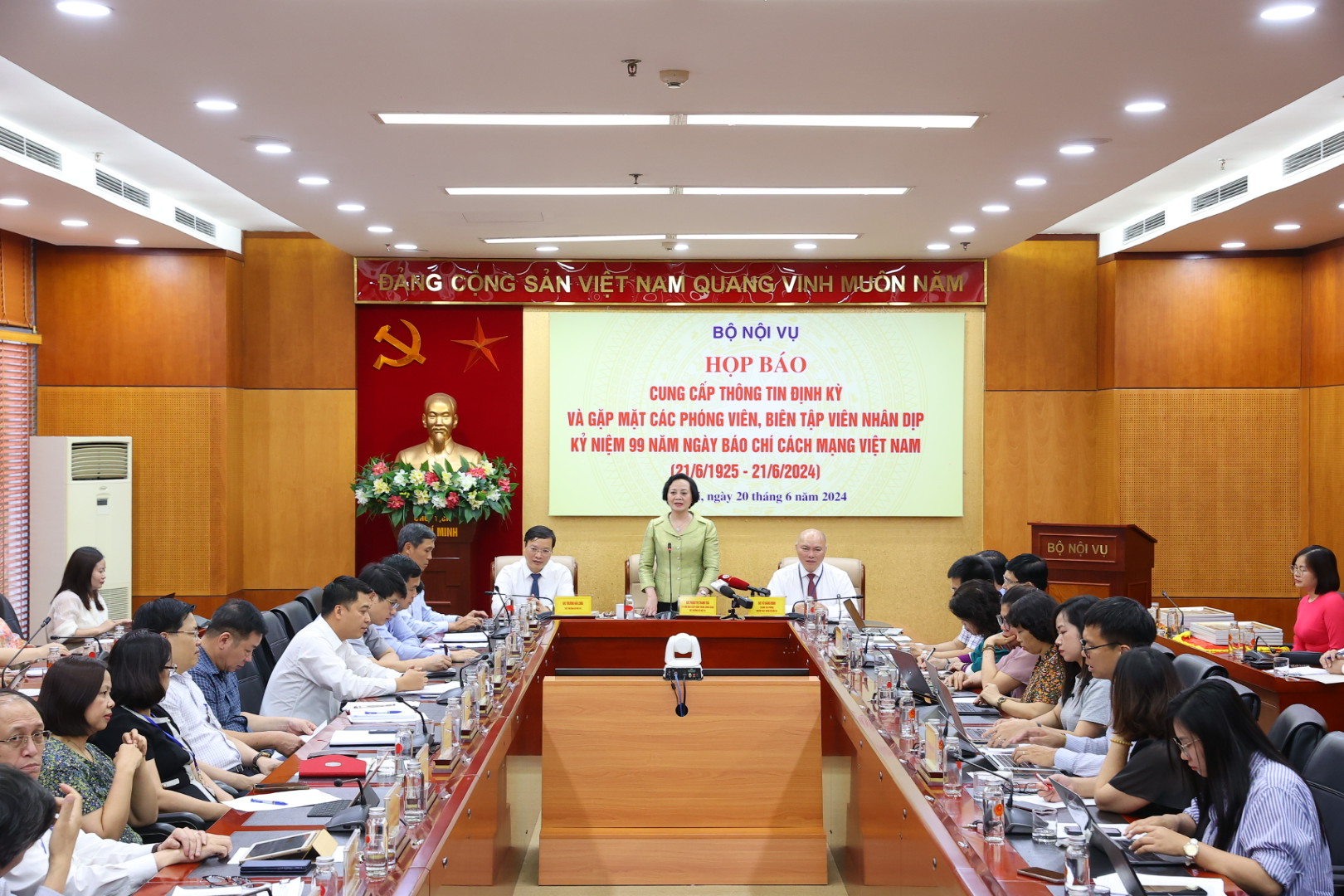 Thống nhất chủ trương tăng 30 lương cơ sở từ 1 7