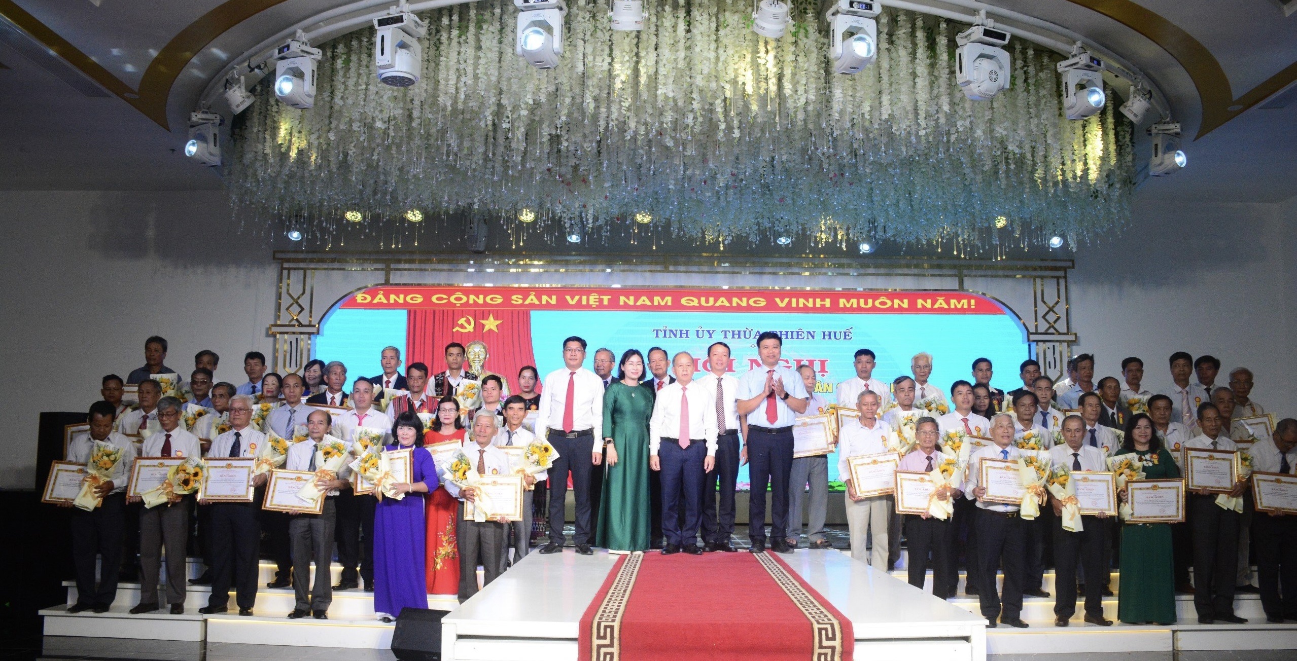 Thừa Thiên Huế Tuyên dương Bí thư chi bộ khu dân cư tiêu biểu