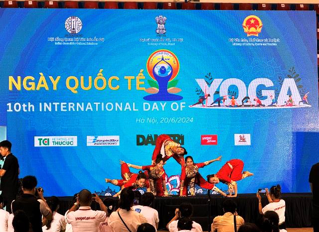 Ngày Quốc tế Yoga lần thứ 10 tại Hà Nội