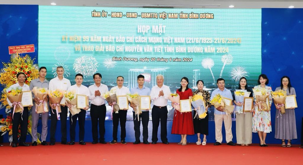 Báo chí đóng góp quan trọng vào sự phát triển của tỉnh Bình Dương