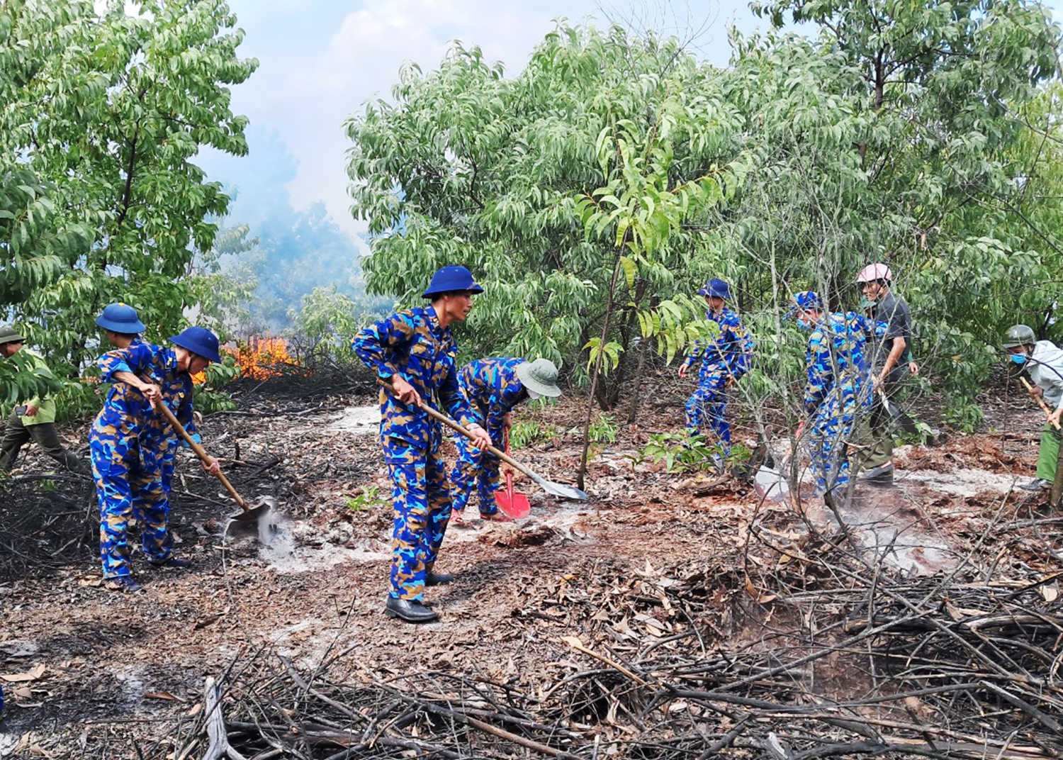 Tuổi trẻ Trung đoàn 351 chung tay bảo vệ môi trường