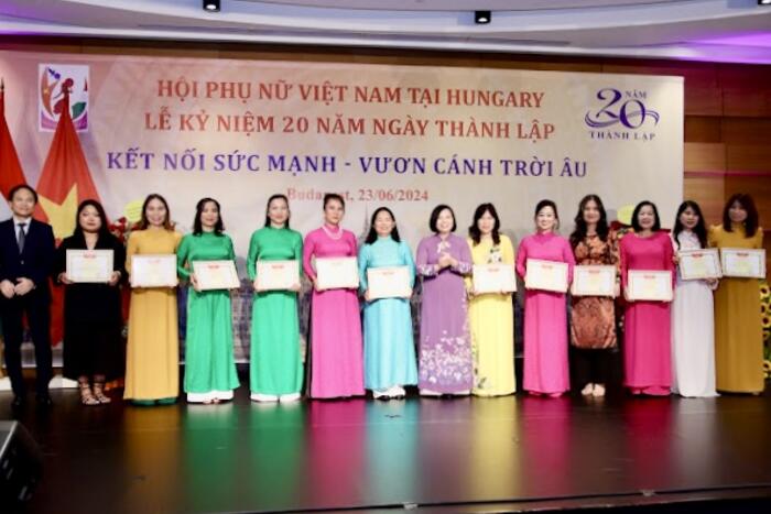 Cầu nối thúc đẩy quan hệ hữu nghị Việt Nam - Hungary