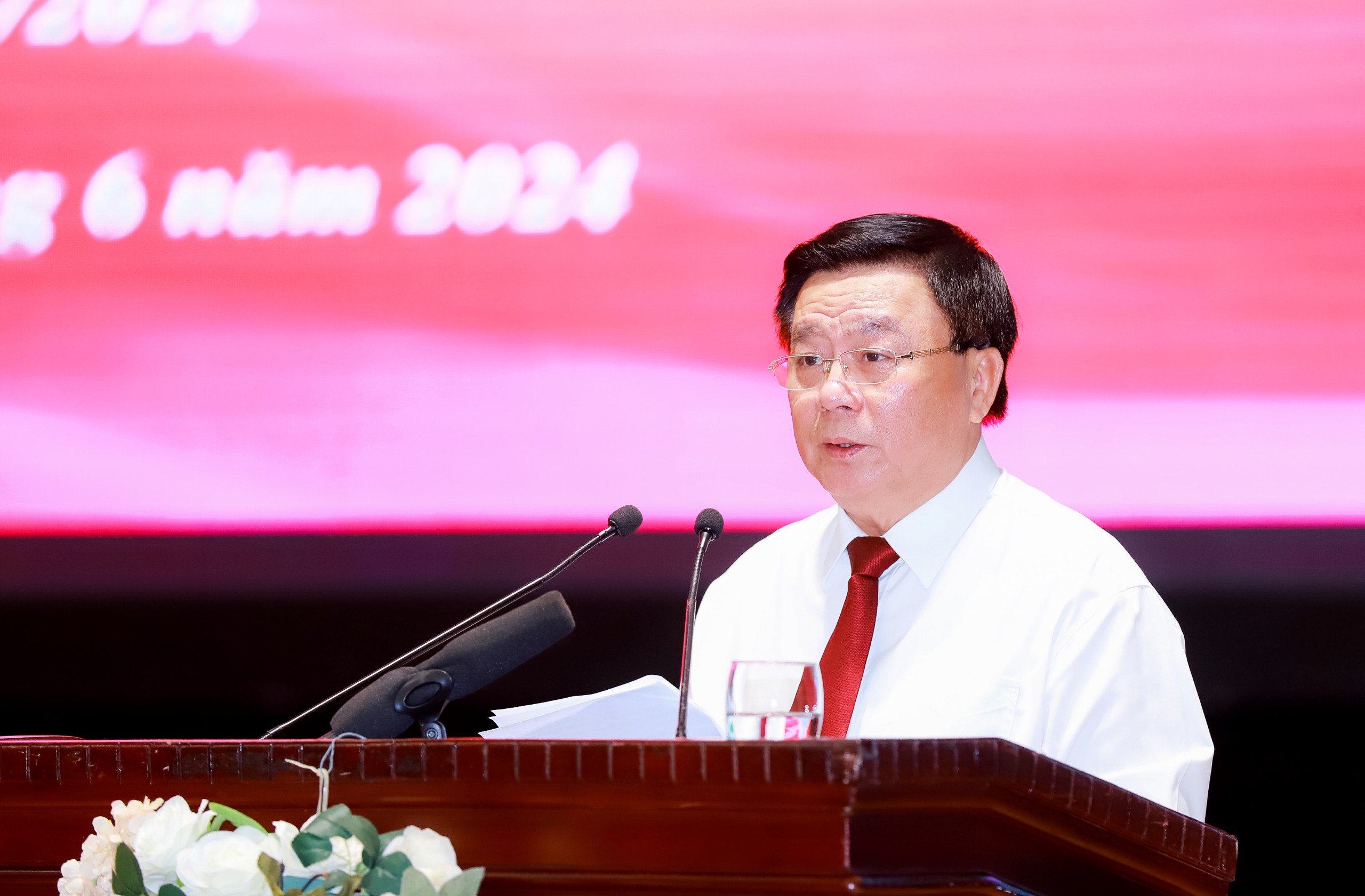 Tôn vinh sự nghiệp hoạt động cách mạng vẻ vang của đồng chí Lê Hồng Sơn