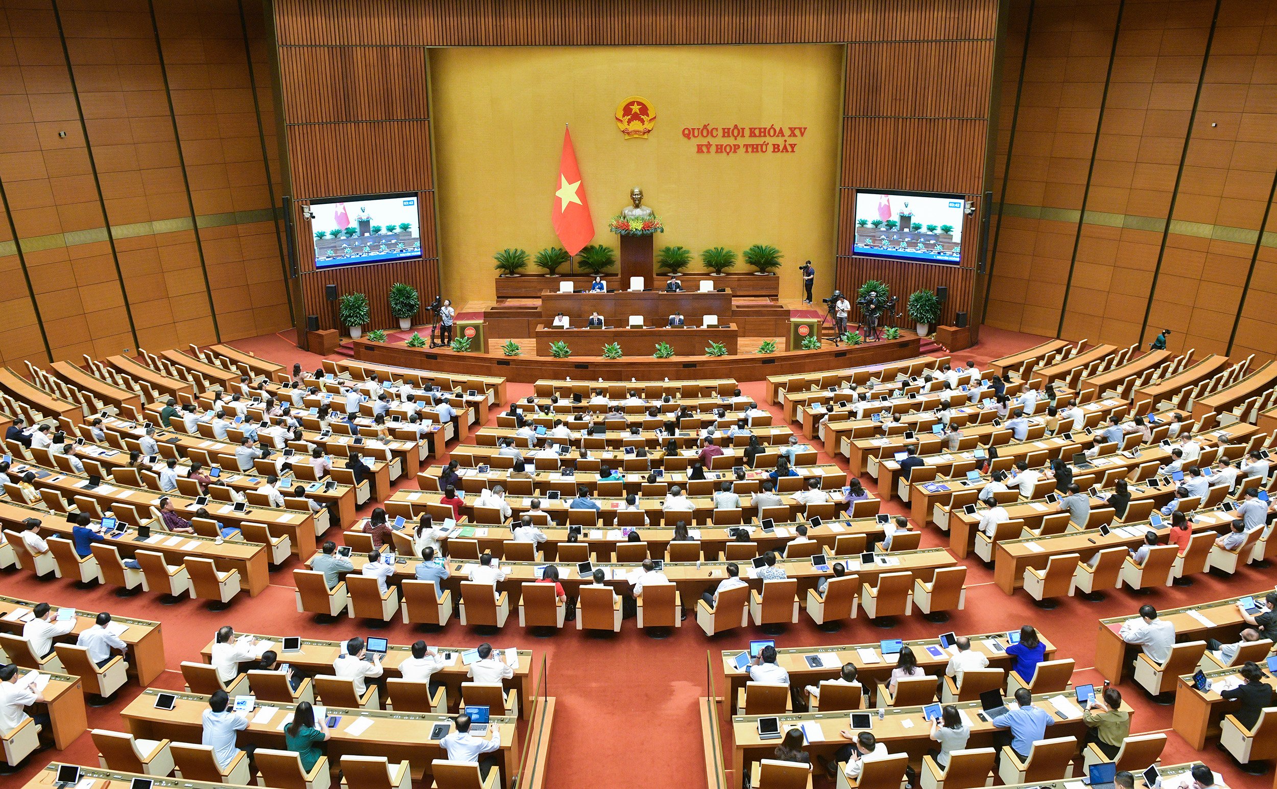 Chiều nay, Quốc hội thảo luận về cải cách tiền lương, điều chỉnh lương hưu