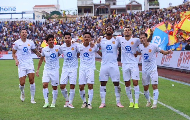 CLB Nam Định lần đầu vô địch V-League