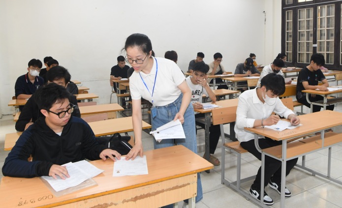 Hơn 1 triệu thí sinh làm thủ tục thi tốt nghiệp THPT 2024