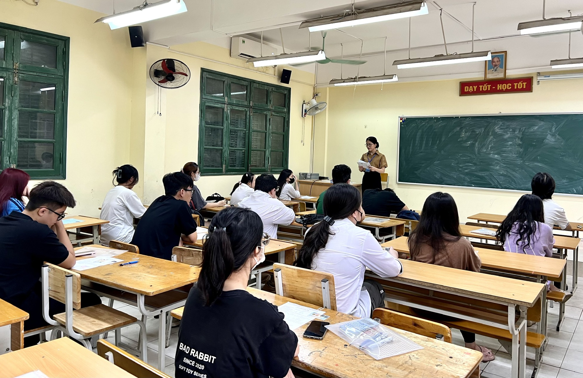 Thi tốt nghiệp THPT 2024 98,96 thí sinh đến làm thủ tục dự thi